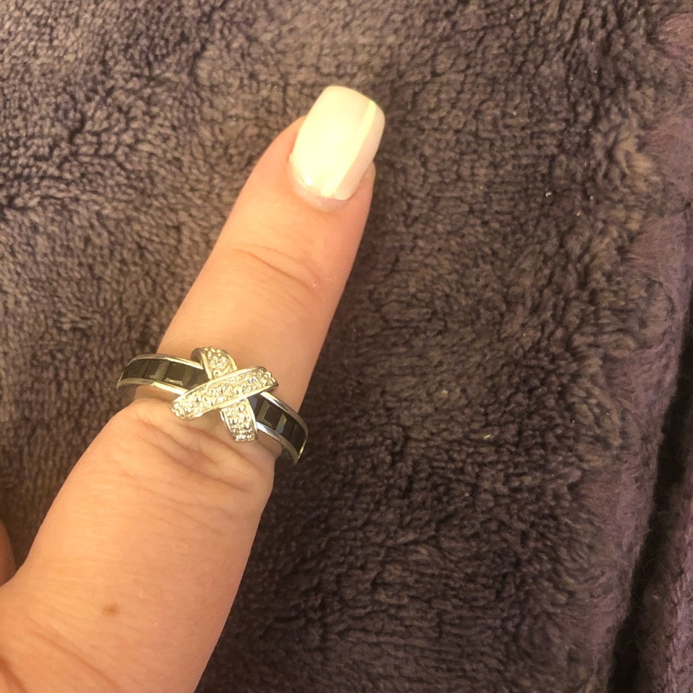 Silver ring with Cubic Zirconia & stones size 7